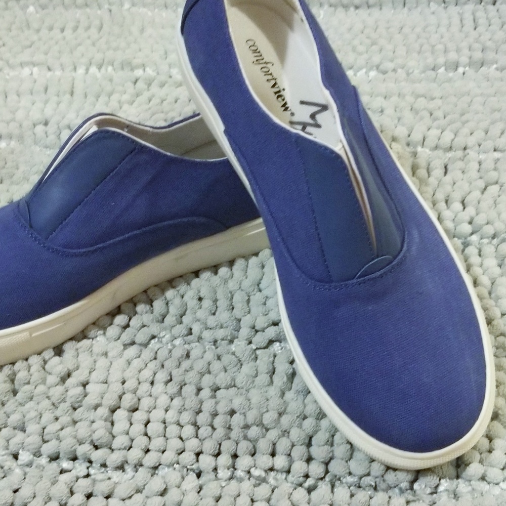 BRAND NEW! Slip On Sneakers Maisy
